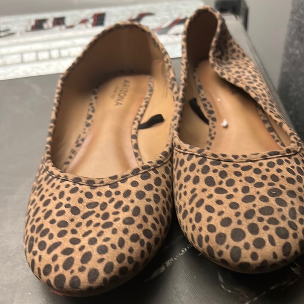 Cheetah pattern flats, size 8 1/2